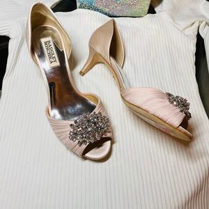 Badgley Mischka open toe low heel pump